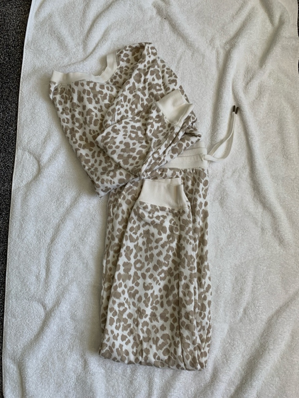 Old Navy White and Beige Leopard crew neck sweat shirt and matching joggers.